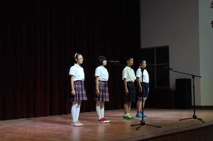讀書(shū)節(jié)開(kāi)幕式學(xué)生演講.JPG